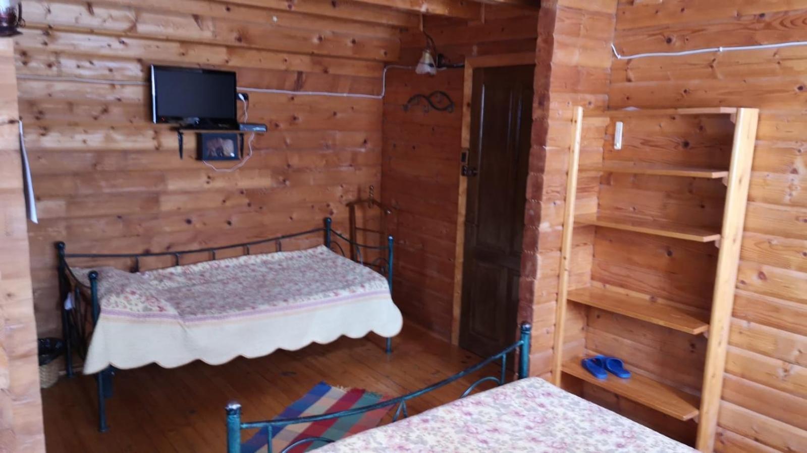 Pensiunea Izvorul Bucuriei Siriu Luaran gambar