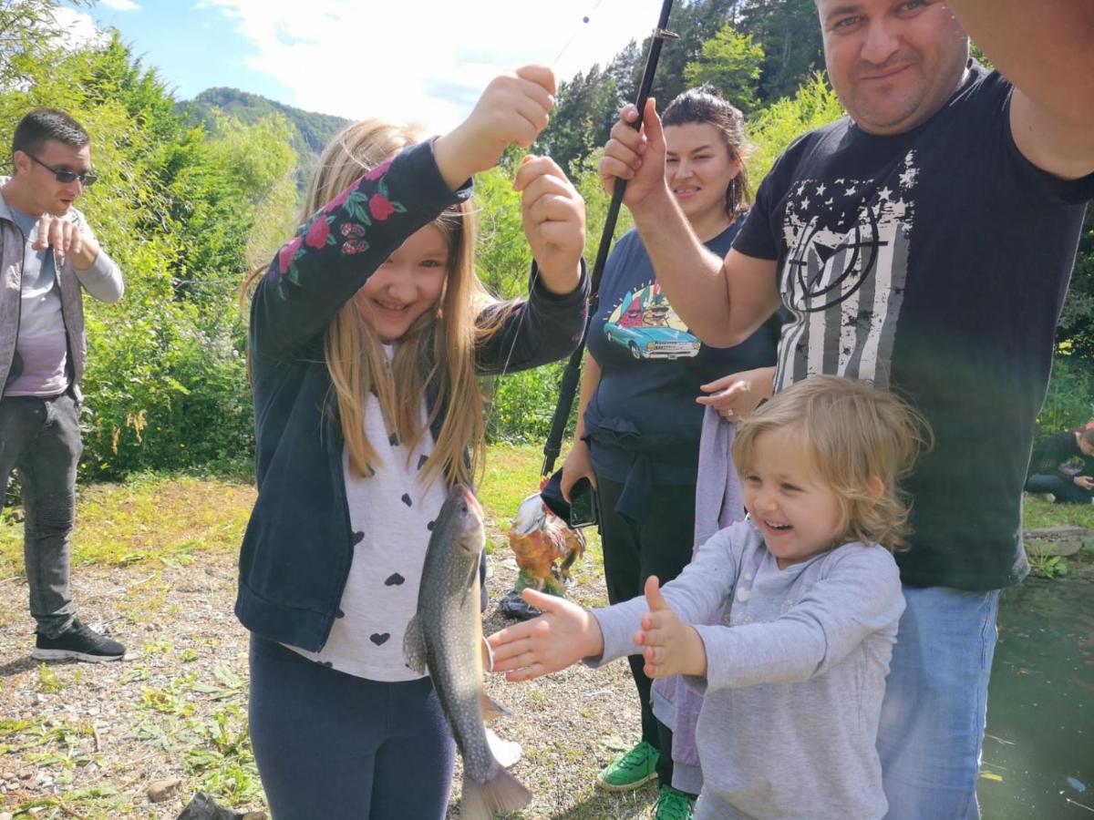 Pensiunea Izvorul Bucuriei Siriu Luaran gambar