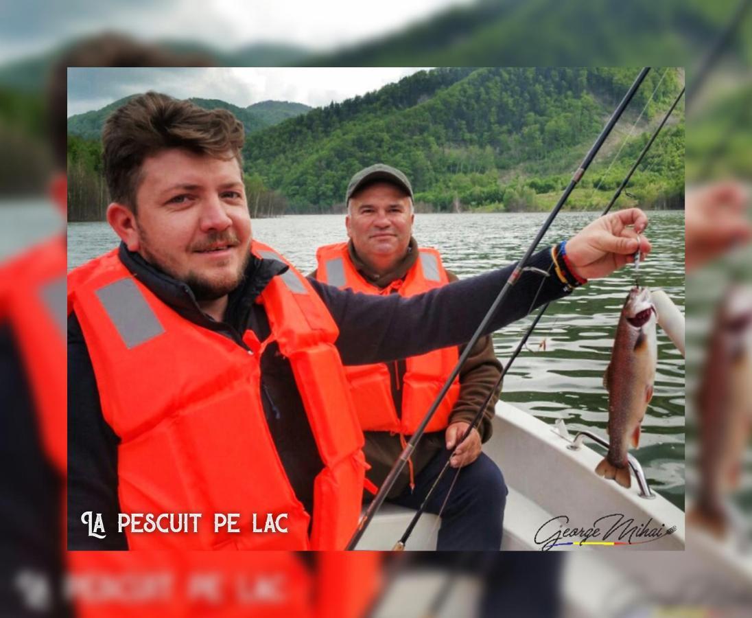 Pensiunea Izvorul Bucuriei Siriu Luaran gambar